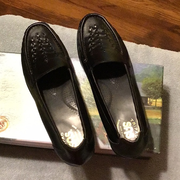 SAS Black Weave Shoes. BRAND NEW! Size 8 Narrow. - Picture 1 of 4